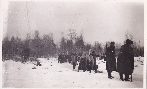KÄPPÄSELKÄ 2.11.41MUURMANNIN PAKOLAISIA VALOKUVA