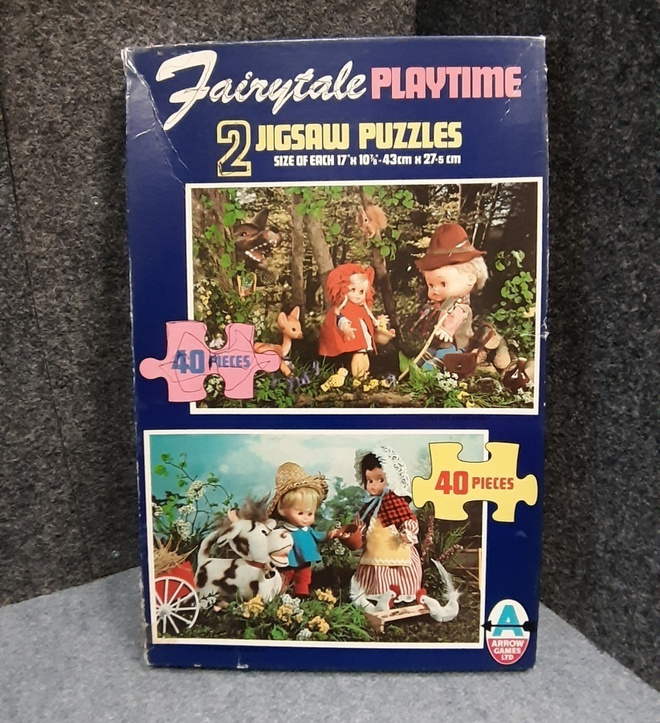 Nukke aiheinen vintage palapeli.