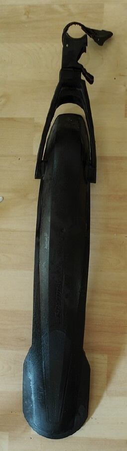 X-Blade 26-27'' takalokasuoja - Musta