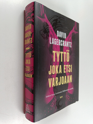 David Lagercrantz : Tyttö joka etsi varjoaan