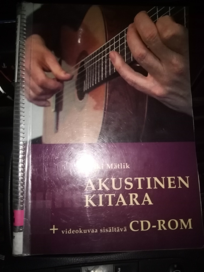 Heiki Mätlik : Akustinen kitara  ( 2005 )