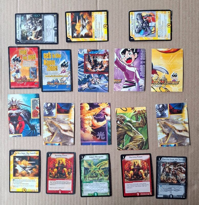 DUEL MASTER 18 KERÄILYKORTTIA