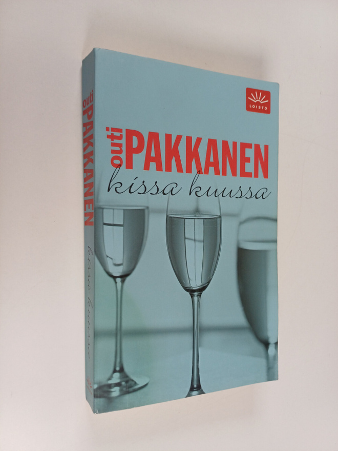 Outi Pakkanen : Kissa kuussa