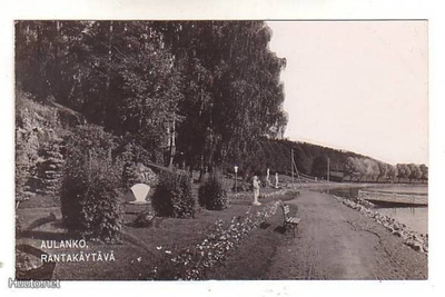 HÄMEENLINNA / Aulanko: Rantakäytävä,valkoiset patsaat (mv)