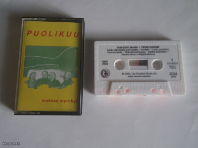 PUOLIKUU - MAKEAA MYRKKYÄ c-kasetti ( Hyvä )