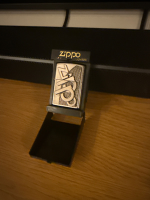 Zippo 3D Emblem Street Chrome (mallinumero 25357)