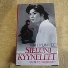 KIM HYUN HEE: SIELUNI KYYNELEET KIRJA - pikkukuva 1