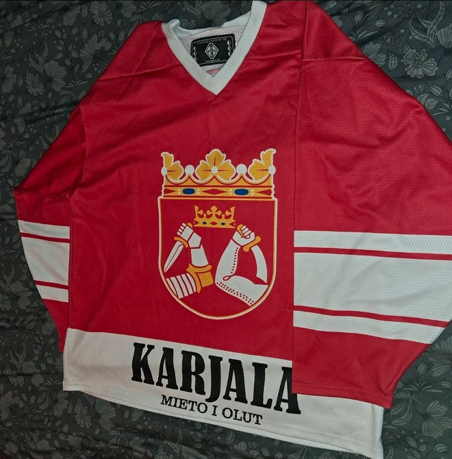 95 elokuvassa käytetty paita.