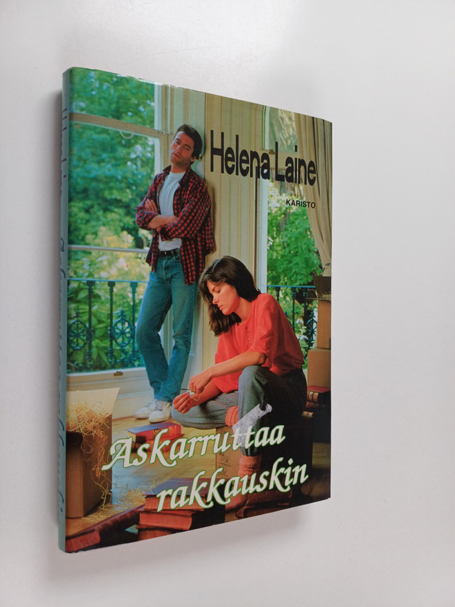 Helena Laine : Askarruttaa rakkauskin