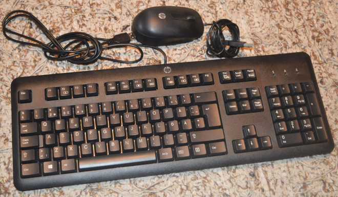 HP näppäimistö ja hiiri