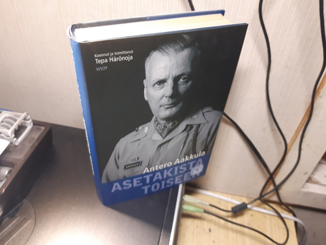 Antero Aakkula : Asetakista toiseen