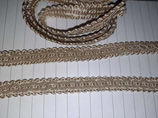 Beige koristenauha noin 150cm