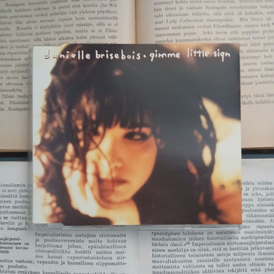 Danielle Brisebois - Gimme Little Sign (CDs)