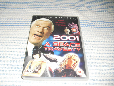 2001 A SPACE TRAVESTY (Leslie Nielsen) EI FI-TEXT***