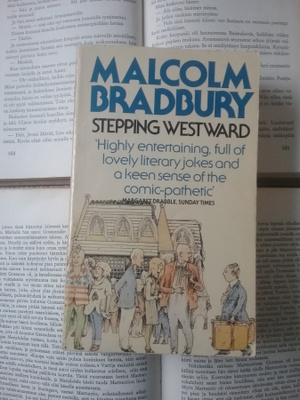Malcolm Bradbury - Stepping Westward (paperback)