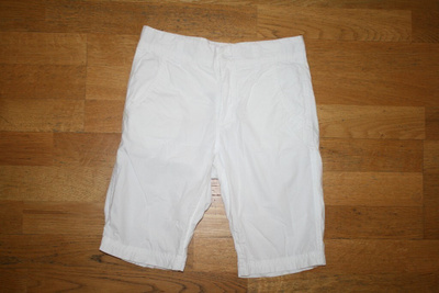 Benetton valkoiset shortsit M / 130