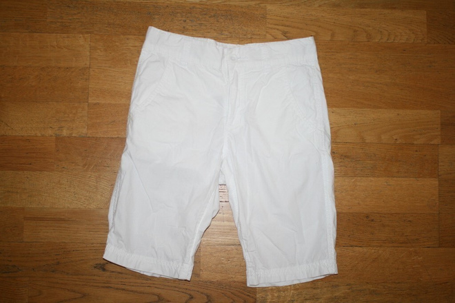 Benetton valkoiset shortsit M / 130