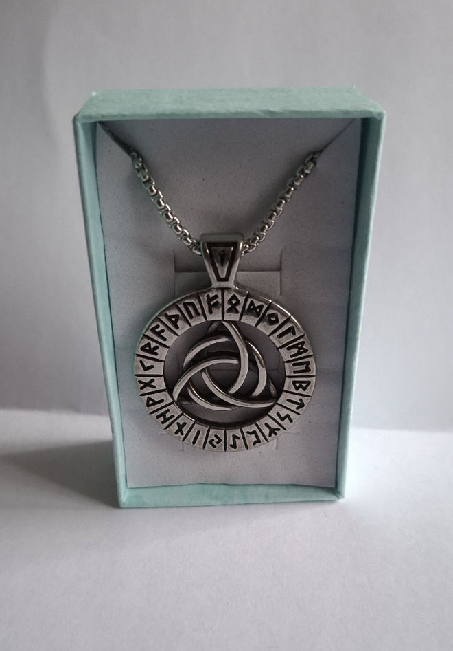 Viikinki  Kolmio Amuletti (Stainless Steel)