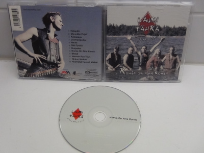 LAURI TÄHKÄ, KOMIA ON AINA KOMIA