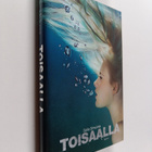Salla Simukka : Toisaalla - pikkukuva 1