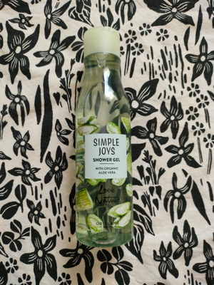 ~Oriflame Organic Aloe Vera Love Nature -suihkugeeli~