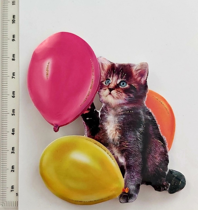 3D-KORTTIKUVA  "Kisu leikkii ilmapalloilla"