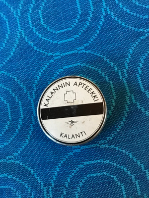 Vanha lääkesalvapurkki