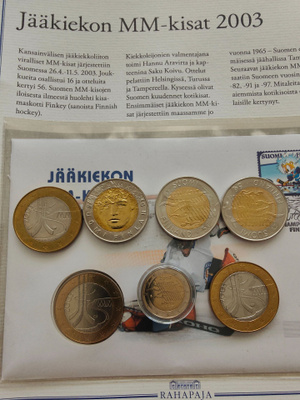 Kuvassa näkyvät seitsemän juhlarahaa