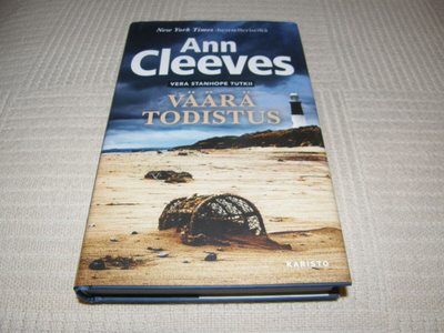 Ann Cleeves Väärä todistus -sid