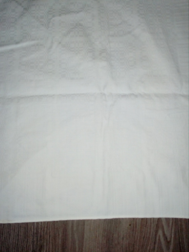 Valkoinen liina 110x106cm