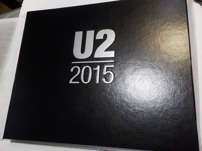 U2 - INNOCENCE AND EXPERIENCE 2015 TOUR VIP GIFTBOOK SET