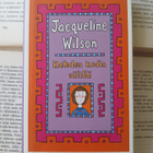 Jacqueline Wilson - Kahden kodin välillä (pokkari) - pikkukuva 1