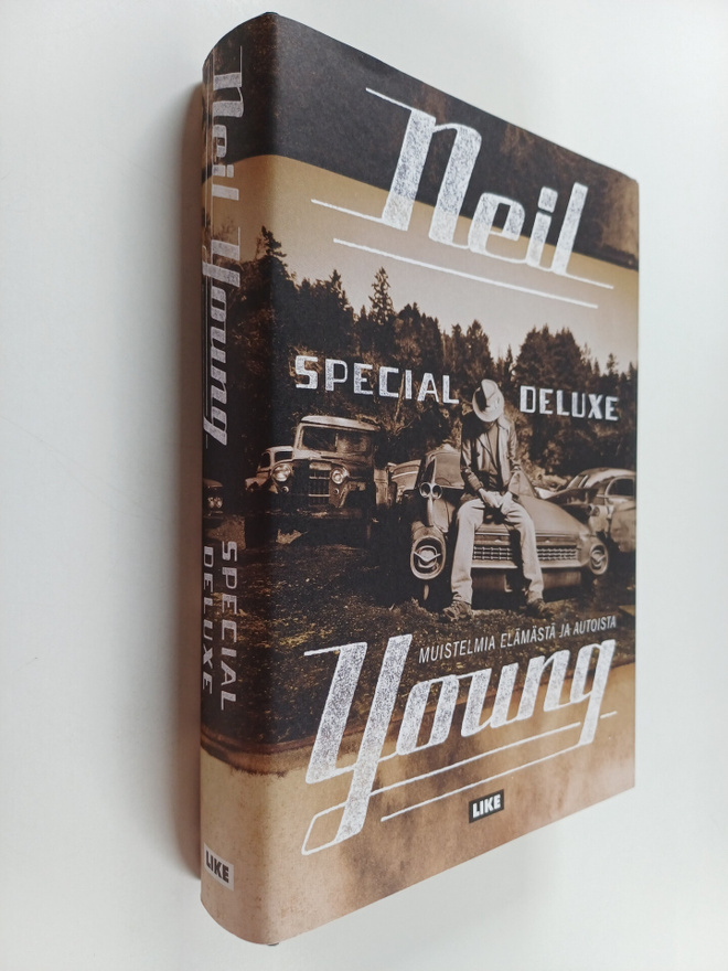 Neil Young : Special deluxe : Muistelmia elämästä ja auto...