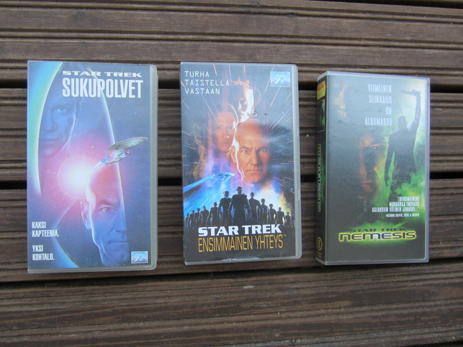 STAR TREK - NEMESIS, SUKUPOLVET, ENSIMMÄINEN YHTEYS