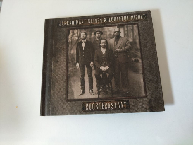 JARKKO MARTIKAINEN & LUOTETUT MIEHET: RUOSTERASTAAT