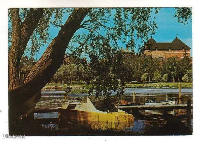 HÄMEENLINNA: Linna, laituri ja iso puu