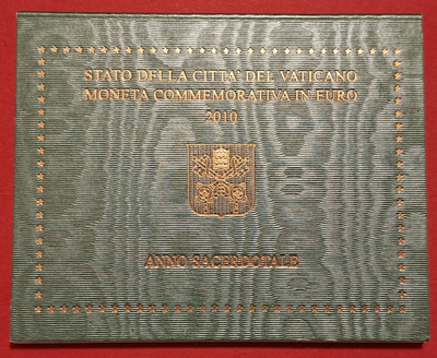 Vatikaani 2 € 2010. Pappien vuosi.