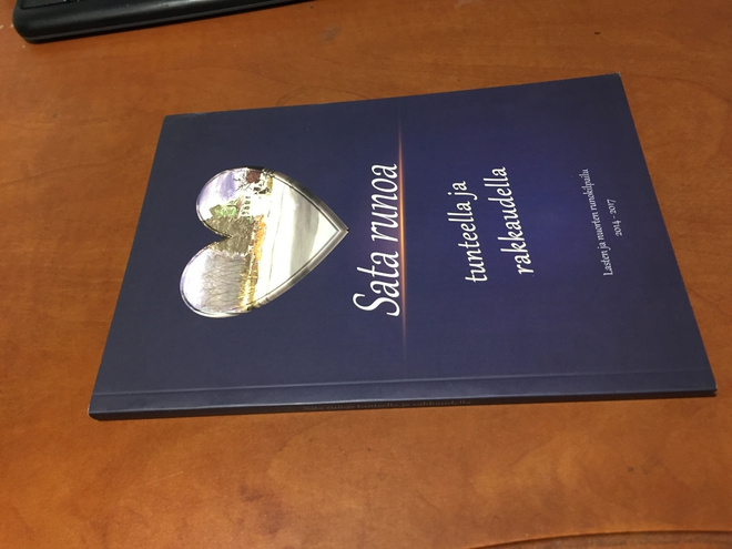 SATA RUNOA TUNTEELLA JA RAKKAUDELLA HYVÄ