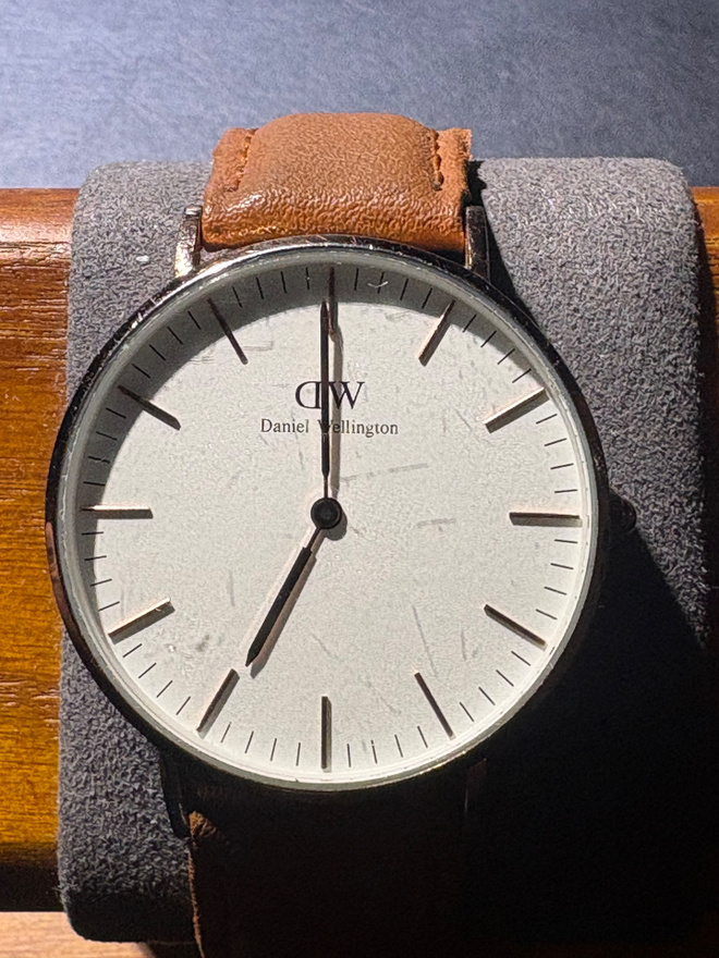 Daniel Wellington Classic rannekello ruskea nahkaranneke