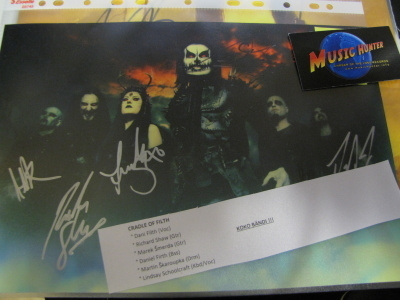 CRADLE OF FILTH PROMOKUVA BÄNDIN NIMMAREILLA