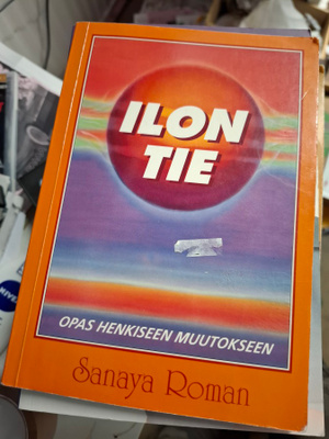 Sanaya Roman Ilon tie