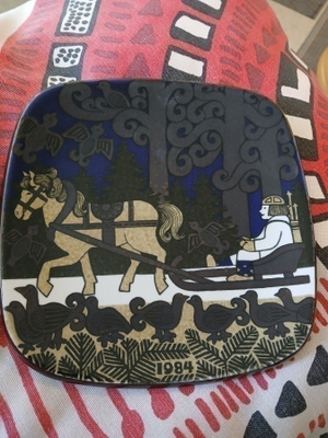 Arabia kalevala lautanen 1984