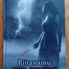 Becca Fitzpatrick - Riitasointu - pikkukuva 1