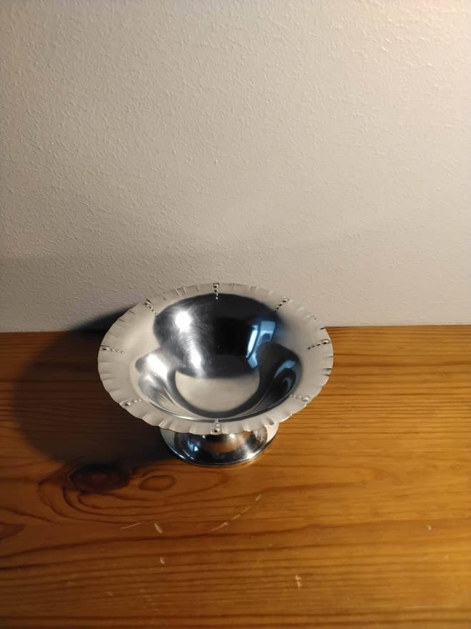 Wellner, jalallinen kulho, uushopeaa