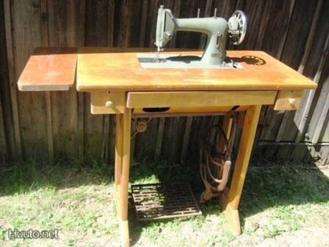 Vanha Husqvarna ompelukone