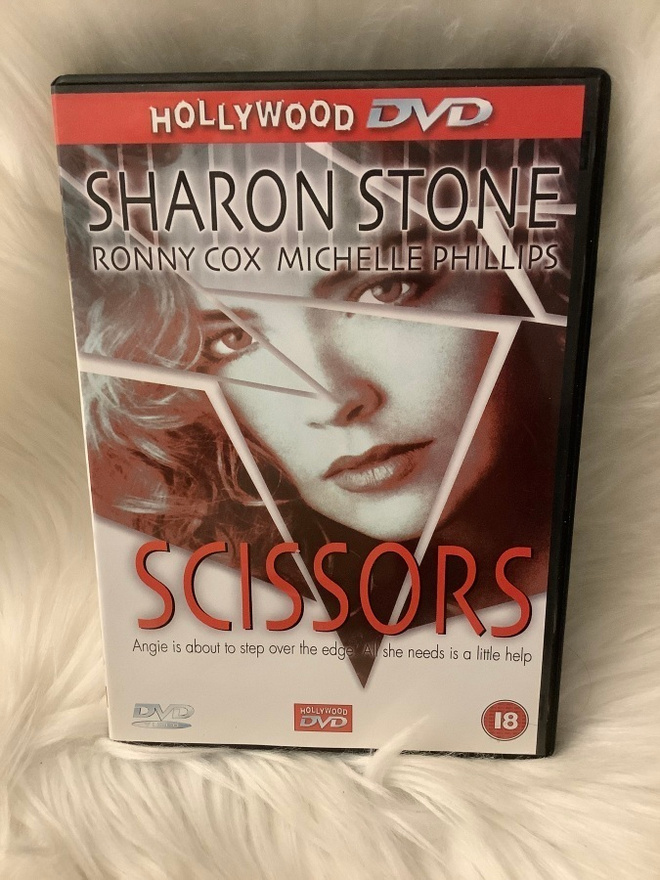 SCISSORS (SHARON STONE)