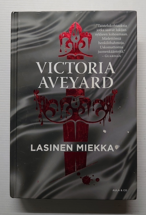 Victoria Aveyard - Lasinen miekka