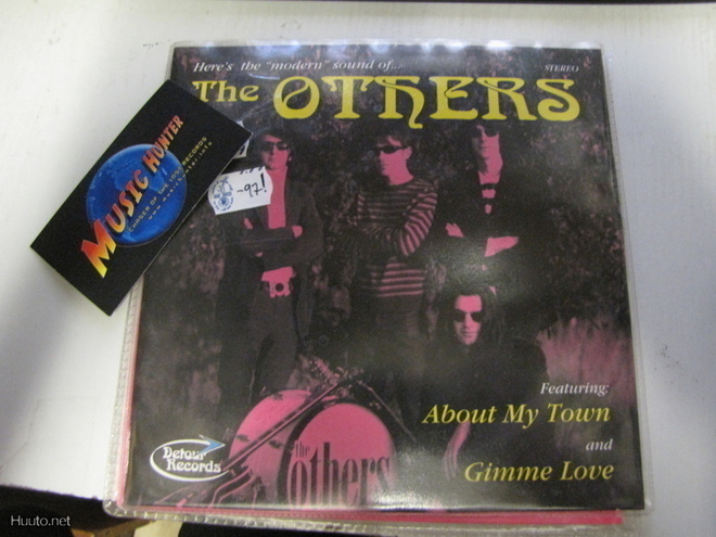 OTHERS - ABOUT MY TOWN / GIMME LOVE 7'' SINGLE UUSI '97