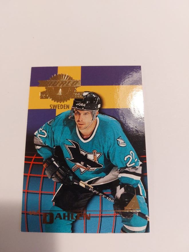 1994-95 Pinnacle World Edition #WE4 Ulf Dahlen
