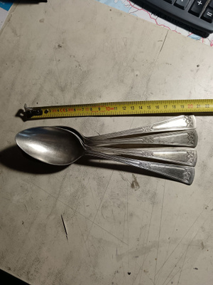Leimatut Alpakka ruokalusikat 4 kappaletta